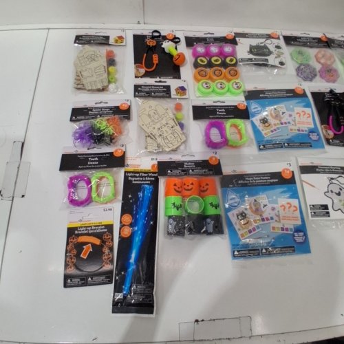 20PC+ HALLOWEEN PARTY DECORATIONS AND ACCESSORIES - ASSORTED image 3