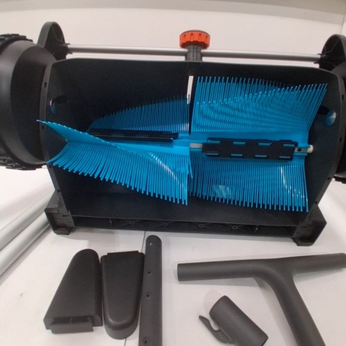 GARDENA LEAF AND LAWN GRASS COLLECTOR - BLACK/BLUE (MODEL: 3565-20) image 5