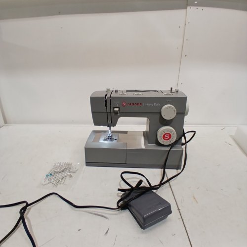 SINGER 4423 HEAVY DUTY SEWING MACHINE image 5