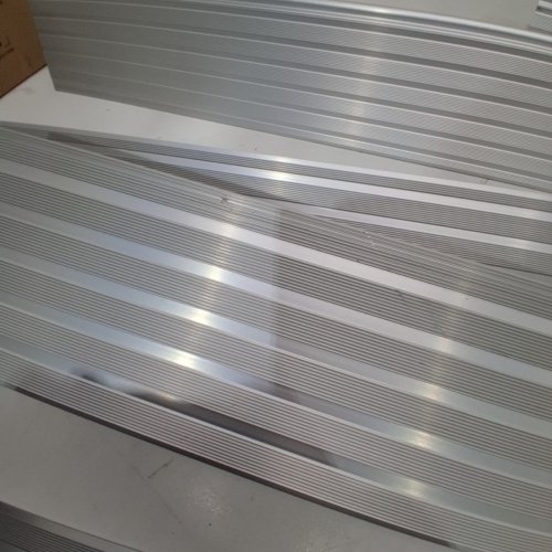 ALUMINUM THRESHOLD DOOR RAMP -4" RISE - 800 LBS MAX - SILVER (MODEL: GRBRVO ) image 4