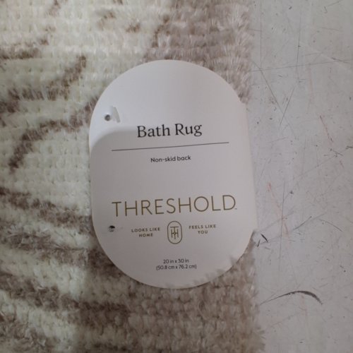 THRESHOLD PATTERNED BATH RUG - 20" X 30" - TIGER - CREAM image 2
