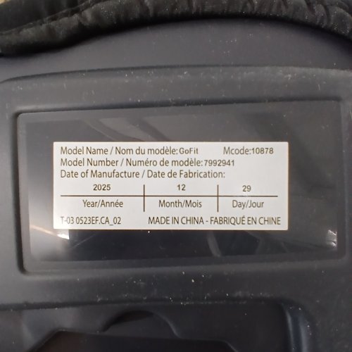 CHICCO GOFIT BELT-POSITIONING BACKLESS BOOSTER CAR SEAT - BLACK- (MODEL:7983544) image 2