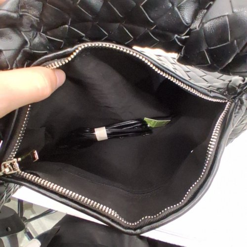 WOVEN HANDBAG WITH REMOVABLE STRAP - 16" - BLACK (STYLE: 6893) image 4