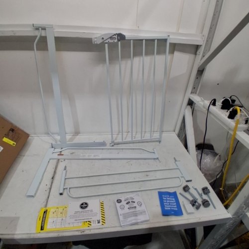 REGALO EASY STEP SAFETY GATE - 29"- 38.5" - WHITE (MODEL: 1160-DS) image 3
