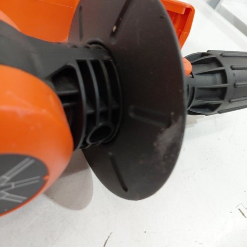 BLACK+DECKER LITHIUM MAX CORDLESS POLE HEDGE TRIMMER - 18" BLADE - 20V - ORANGE (MODEL: LPHT120) image 7
