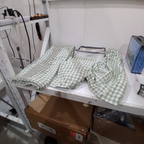 3PC COTTON BEDDING SET - 90" X 90" + 2PC 20" X 30" - LIGHT GREEN PLAID image 3