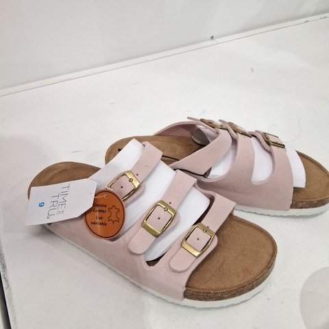 WOMEN'S TIME AND TRUE 3 STRAP SANDALS - SIZE 9 - PINK image 2