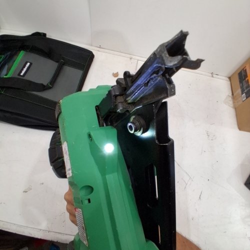 METABO HPT CORDLESS STRIP NAILER KIT - 18 V; 1-1/2" - 3-1/2" NAIL LENGTH; .113" NAIL DIAMETER - GREEN / BLACK (MODEL: NR1890DCA) image 3