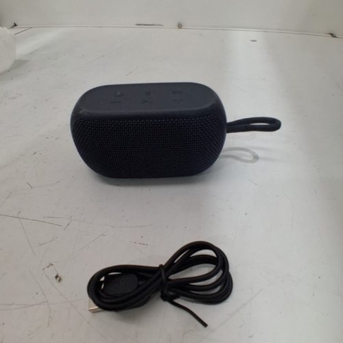 ONN. SMALL BLUETOOTH RUGGED SPEAKER WITH PARTY SYNC MODE - UP TO 10 HOURS OF PLAYTIME - GREY (MODEL: AAGRY100081918) image 3