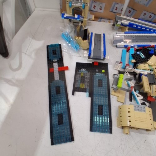 3745PC LEGO ARCHITECTURE TOWER BRIDGE BUILDING SET - AGES 18+ (MODEL: 21067) image 8