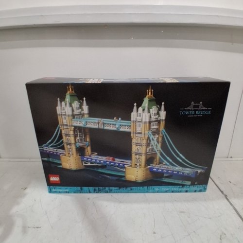 3745PC LEGO ARCHITECTURE TOWER BRIDGE BUILDING SET - AGES 18+ (MODEL: 21067) image 14