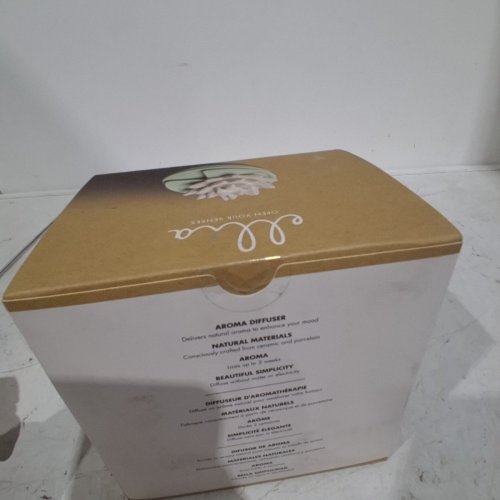 ELLIA PORCELAIN AROMA DIFFUSER - WITH 2 15 ML BOTTLES - GREEN AND CREAM (MODEL:ARM-P200GR-EO10) image 3