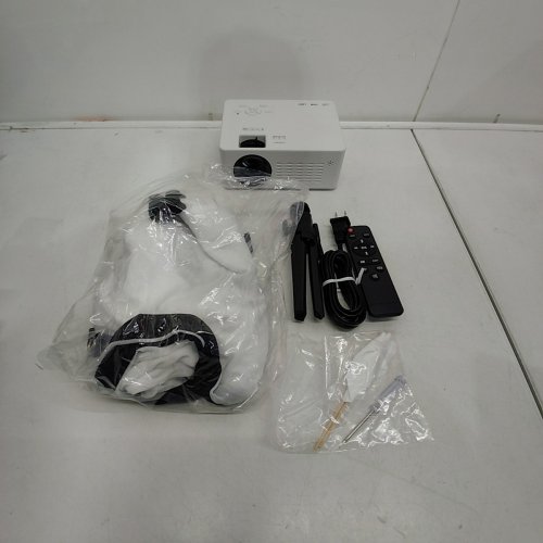 GCZ 1080P 4K MINI PROJECTOR WITH 80" SCREEN - WHITE (MODEL : MPJ11015) image 3