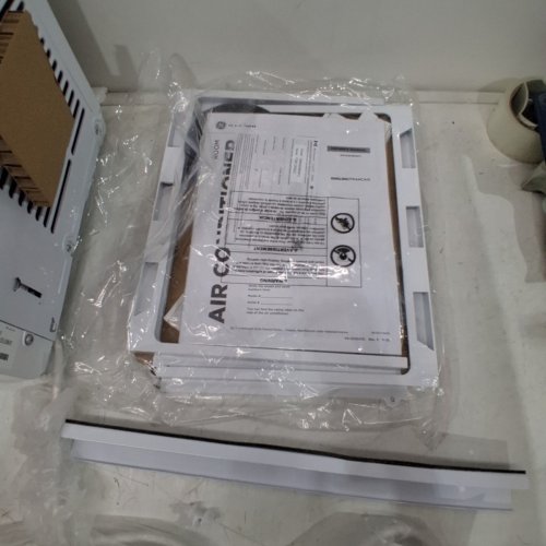 GE APPLIANCE MECHANICAL WINDOW AIR CONDITIONER FOR SMALL ROOMS- 5000BTU - WHITE ( MODEL - AHV05LZ) image 4