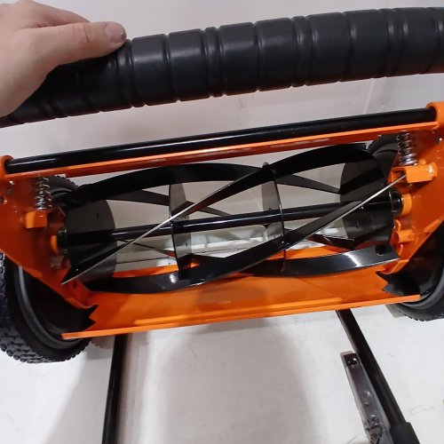 LANMASTER PUSH REEL LAWN MOWER - 14" - BLACK/ORANGE (MODEL: LMRM1401) image 4
