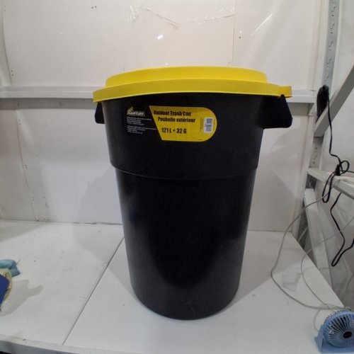 RAMTUFF OUTDOOR TRASH CAN - 32 GAL - BLACK AND YELLOW (ITEM: WR33901) image 3
