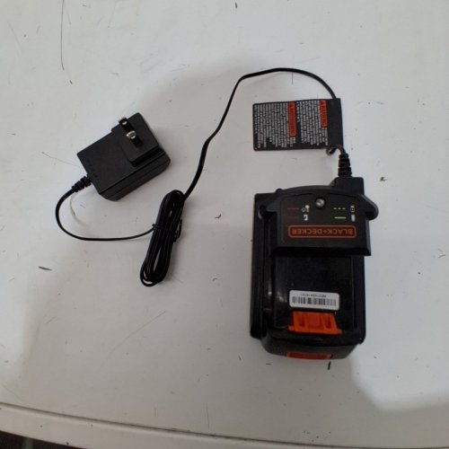 2PC BLACK+DECKER 2.0AMP MAX LITHIUM BATTERY WITH CHARGER - 20V - ORANGE/BLACK (MODEL: LBXR2020) image 3