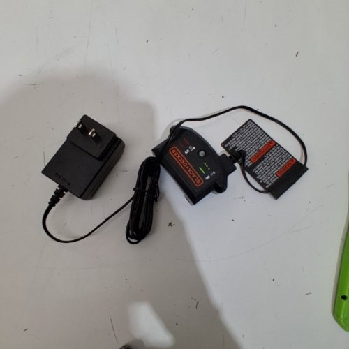 2PC BLACK+DECKER 2.0AMP MAX LITHIUM BATTERY WITH CHARGER - 20V - ORANGE/BLACK (MODEL: LBXR2020) image 4