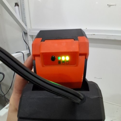 VOLTASK CORDLESS ELECTRIC SNOW SHOVEL WITH 1 BATTERY & CHARGER - 13" - 24V - BLACK/ORANGE (MODEL: CSS007-130OR-CAVK) image 2