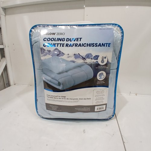 BELOW ZERO COOLING DUVET, SOFT TOUCH & COOL SENSATION - 90" X 98" - QUEEN - LIGHT BLUE (MODEL: 4526441) image 2