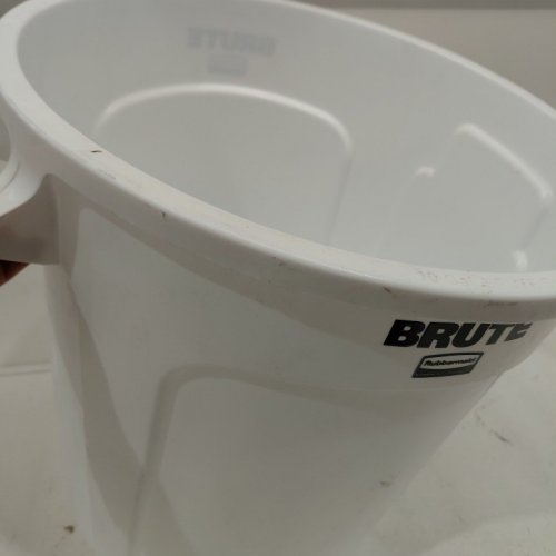 RUBBERMAID BRUTE PLASTIC TRASH CAN - 20GAL - WHITE (MODEL: FG262000WHT) image 3