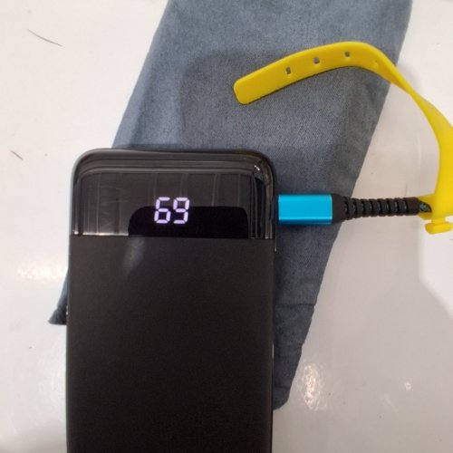 CHARMAST POWER BANK WITH BUILT IN CABLES - 10000 MAH - 5 3/4" - BLACK (MODEL: W1148) image 2