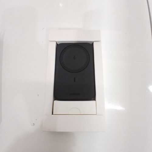 UGREEN MAGNETIC ATTACHMENT WIRELESS POWER BANK - 10000 MAH, 7.5W/20W - BLACK (MODEL:PB561) image 2