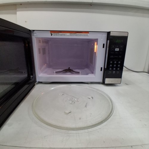 DANBY COUNTERTOP MICROWAVE WITH CHILD LOCK - 1.1 CU.FT. - BLACK STAINLESS STEEL (MODEL: DBMW1126BBS) image 4