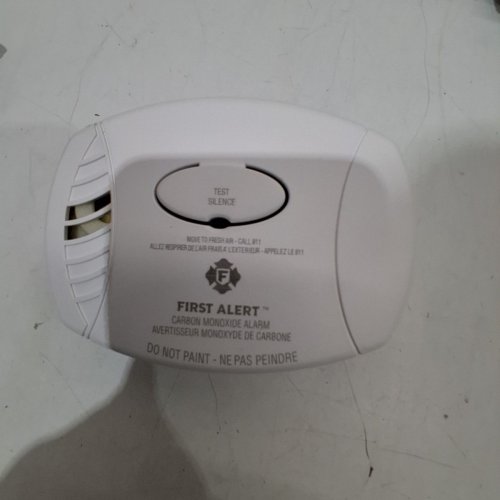 FIRST ALERT BATTERY POWERED CARBON MONOXIDE ALARM - WHITE (MODEL: C0606A) image 4