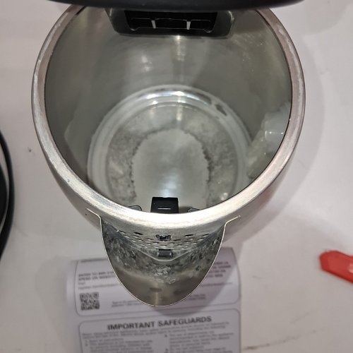 HAMILTON BEACH STAINLESS STEEL ELECTRIC KETTLE WITH LED LIGHT RING - 1.7L CAPACITY (MODEL:41037C) image 4