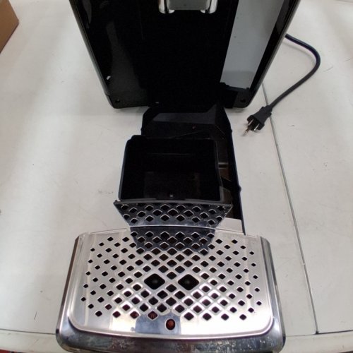 PHILIPS 3300 SERIES ULLY AUTOMATIC ESPRESSO MACHINE WITH LATTEGO MILK SYSTEM AND INTEGRATED GRINDER - GLOSSY BLACK (MODEL:EP3341/50) image 6
