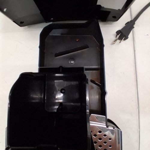 PHILIPS 3300 SERIES ULLY AUTOMATIC ESPRESSO MACHINE WITH LATTEGO MILK SYSTEM AND INTEGRATED GRINDER - GLOSSY BLACK (MODEL:EP3341/50) image 7
