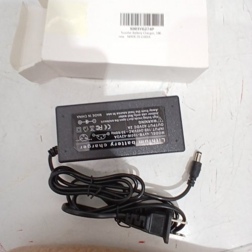 UNIVERSAL BATTERY CHARGER WITH POWER SUPPLY ADAPTER - 42 V 2A - BLACK image 3
