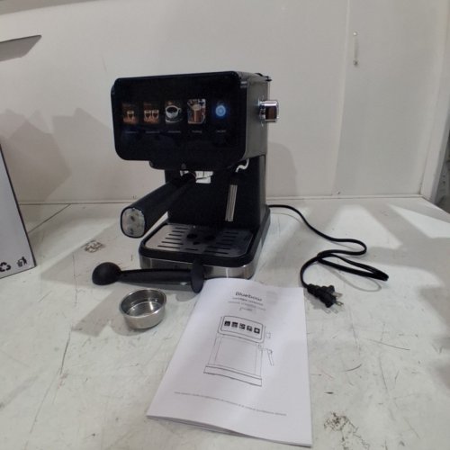 BLUEBOW COFFEE/ESPRESSO MACHINE WITH MILK FROTHER STEAM WAND- 120 V 1050W - BLACK (MODEL: CM3160) image 4