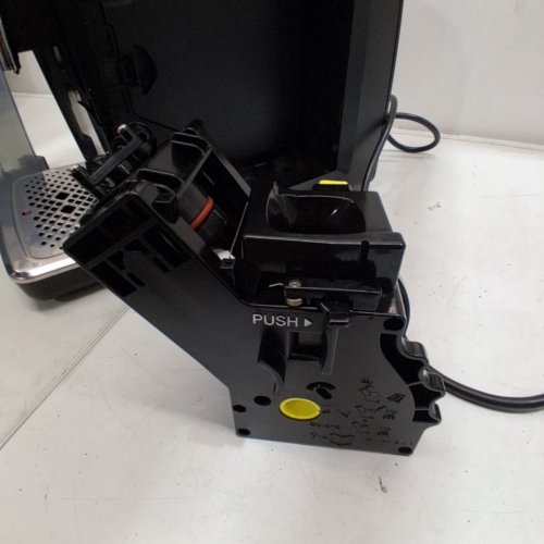 PHILIPS 3300 SERIES FULLY AUTOMATIC ESPRESSO MACHINE WITH LATTEGO MILK SYSTEM AND INTEGRATED GRINDER - GLOSSY BLACK (MODEL:EP3341/50) image 8