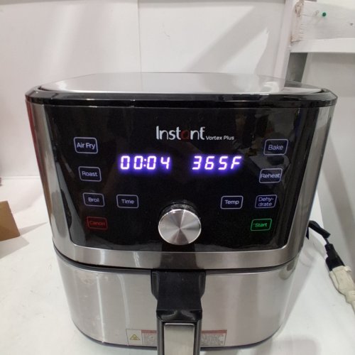 INSTANT 6-IN-1 VORTEX PLUS AIR FRYER- 6QT - STAINLESS STEEL/BLACK (MODEL: VORTEXPLUS6) image 3