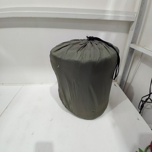AMAZON BASICS COLD WEATHER CAMPING SLEEPING BAG - DOUBLE - GREEN image 4