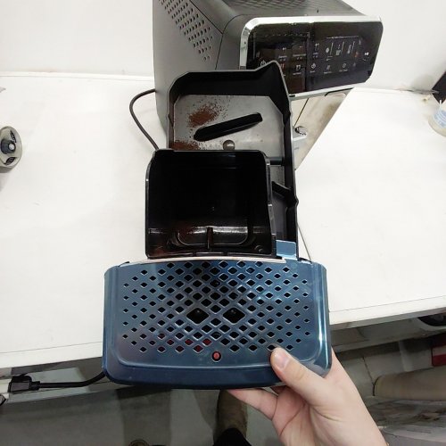 PHILIPS 3300 SERIES FULLY AUTOMATIC ESPRESSO MACHINE WITH INTUITIVE TOUCH DISPLAY & CLASSIC MILK FROTHER - BLACK/CHROME - (MODEL: EP3326/90) image 5