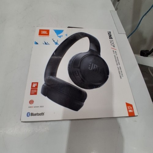 JBL TUNE 520BT WIRELESS ON-EAR HEADPHONES WITH BUILT-IN MICROPHONE AND FOLDABLE DESIGN - BLACK image 4