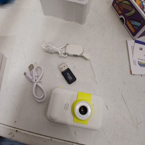 KIDS ARNSSIEN DIGITAL CAMERA WITH 32GB MICROSD MEMORY CARD - 2.4" IPS SCREEN, 180° FLIP LENS - WHITE (MODEL: X101) image 2
