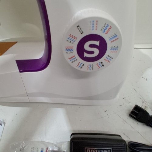 SINGER M3500 32 STITCH SEWING MACHINE - WHITE/PURPLE (MODEL: M3500) image 5