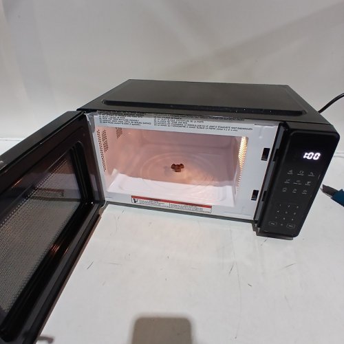 CHEFMAN COUNTERTOP MICROWAVE OVEN - 0.7 CU.FT. - BLACK (MODEL: RJ55-7-V2-CA) image 3
