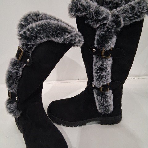 WOMEN'S SNOW BOOTS - SIZE 9.5 - BLACK/GREY image 2