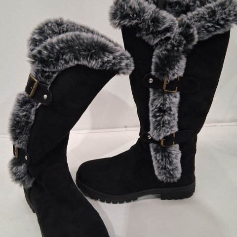 WOMEN'S SNOW BOOTS - SIZE 9.5 - BLACK/GREY image 3