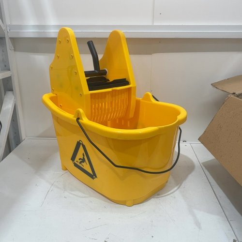 AMAZON BASICS MOP BUCKET AND DOWN PRESS WRINGER - 8.75GAL - YELLOW (MODEL: 361A-1) image 2