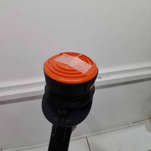 BLACK+DECKER STRING TRIMMER/EDGER - 10" - 20V - BLACK/ORANGE (MODEL: LST201) image 3