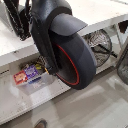 FOLDABLE ELECTRIC SCOOTER FOR ADULTS - 350 W - 30-40KM RANGE - BLACK/RED (MODEL: W5/W6) image 4