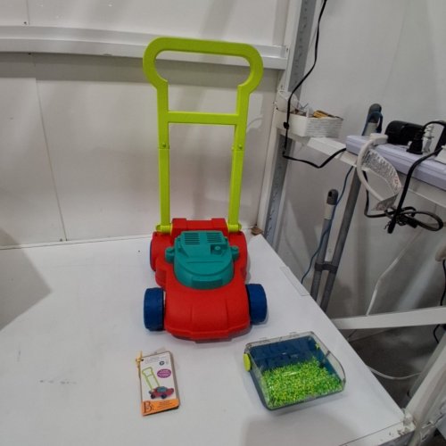 KIDS B.TOYS MINI MOWER WITH BEAD TUMBLER image 2