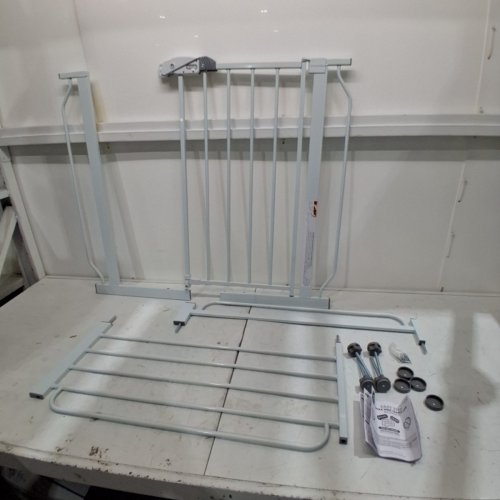 REGALO EASY STEP EXTRA WIDE METAL SAFETY GATE - 30" X 29"- 49" - WHITE - (MODEL: 1164EWDS) image 2