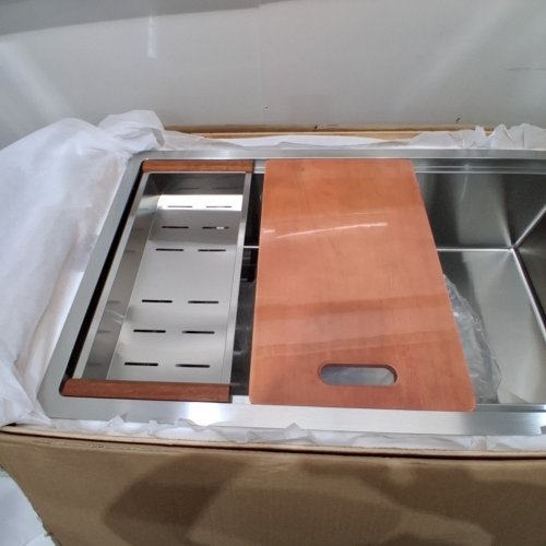 STAINLESS STEEL UNDERMOUNT KITCHEN SINK WORKSTATION - 33" X 19" X 9" - CHERRY/SILVER image 4